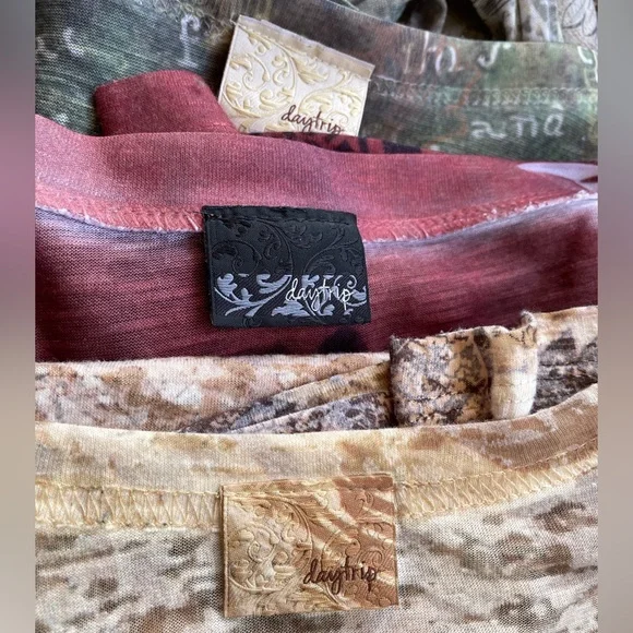 Vintage Daytrip Burnout Rhinestone Tops from The Buckle bundle lot size small - Picture 10 of 10